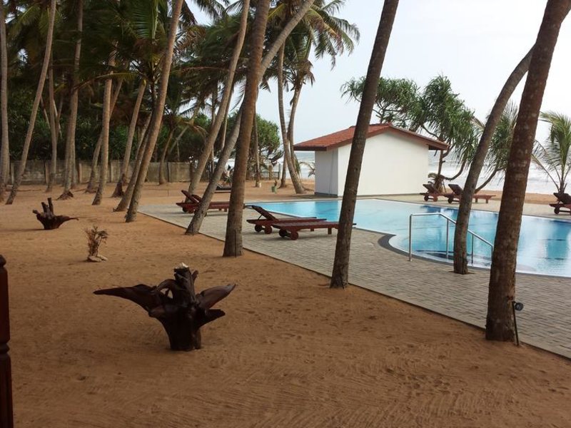 Whispering Palms Hotel  110885