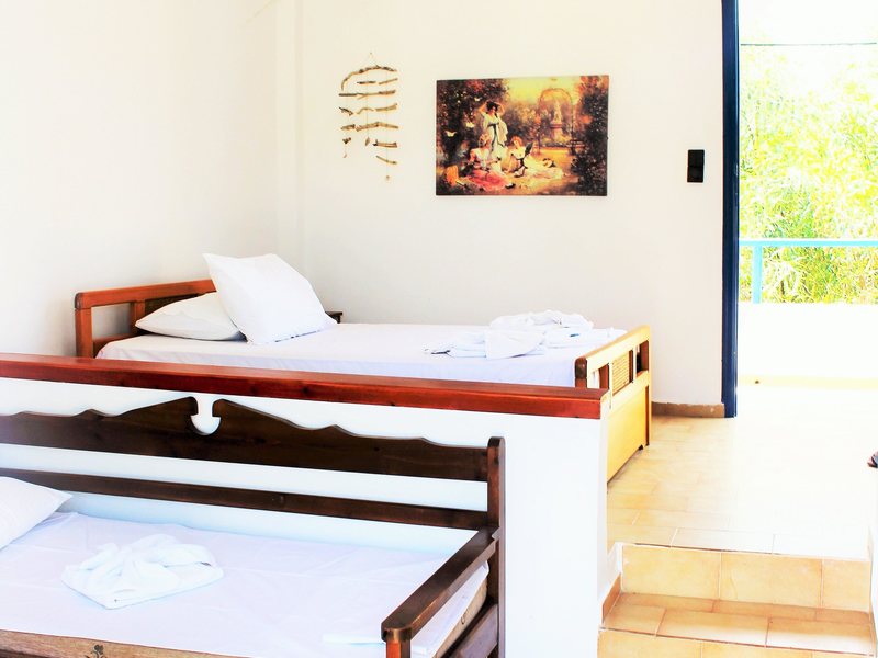 White–Blue Studios 256179