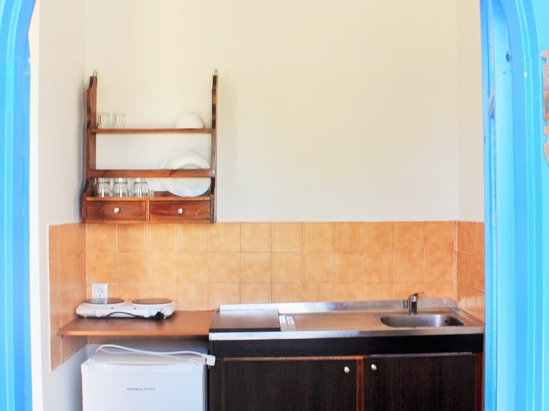 White–Blue Studios 256181