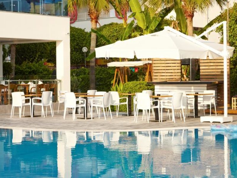 White City Beach Hotel 105682