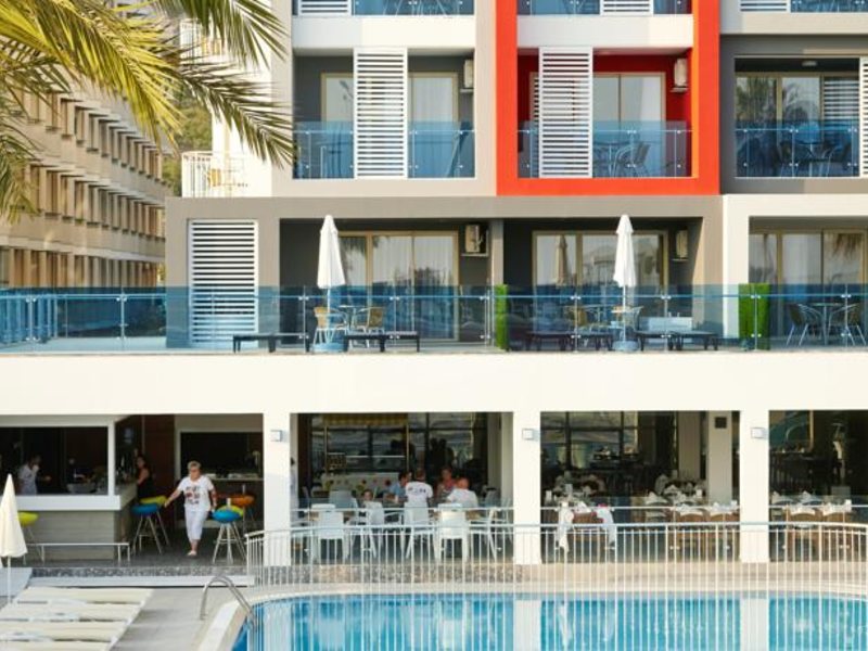 White City Beach Hotel 105683