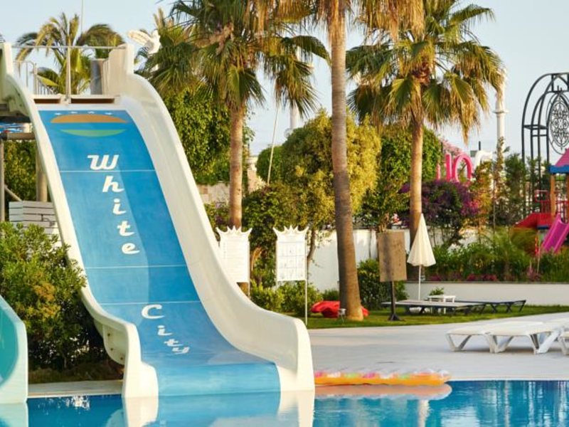 White City Beach Hotel 105687