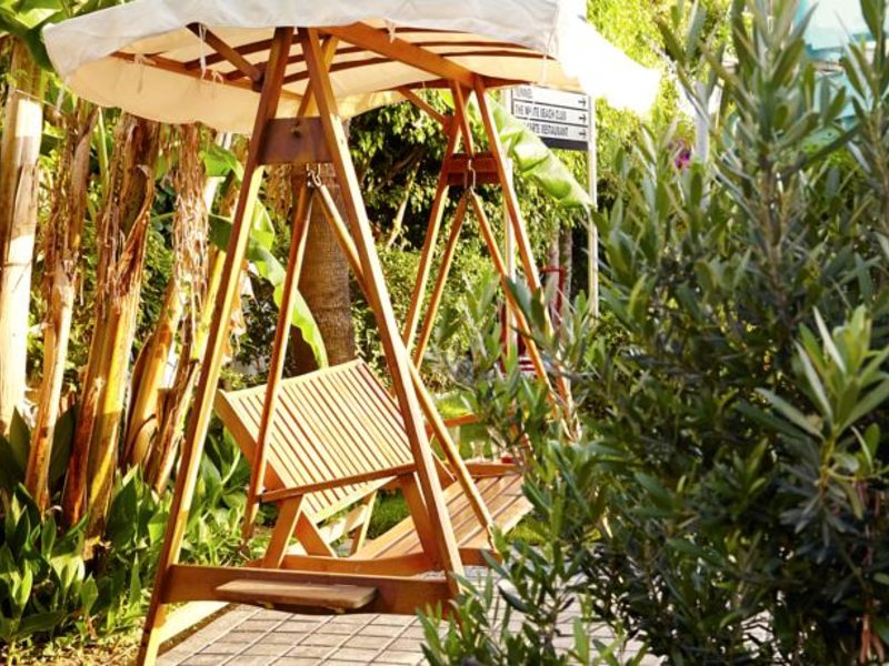 White City Beach Hotel 105690