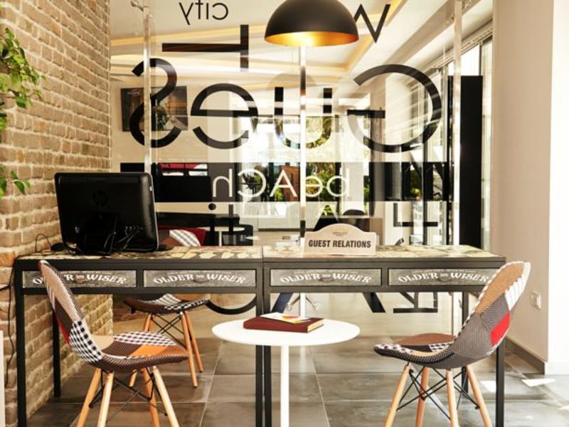 White City Beach Hotel 105707