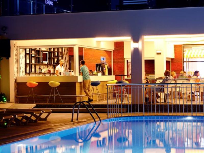 White City Beach Hotel 105709