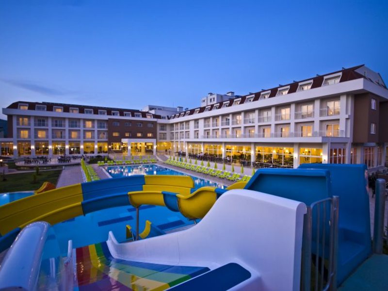 White Lilyum Hotel  43819