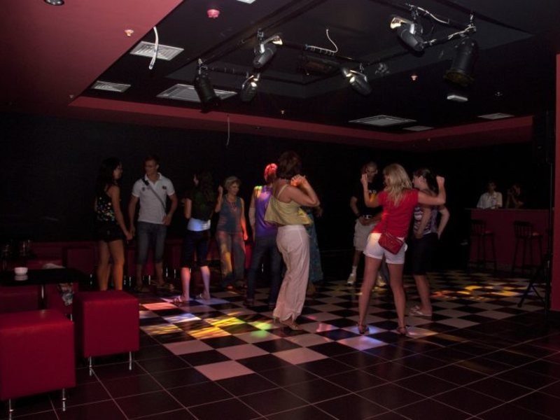 White Lilyum Hotel  43827