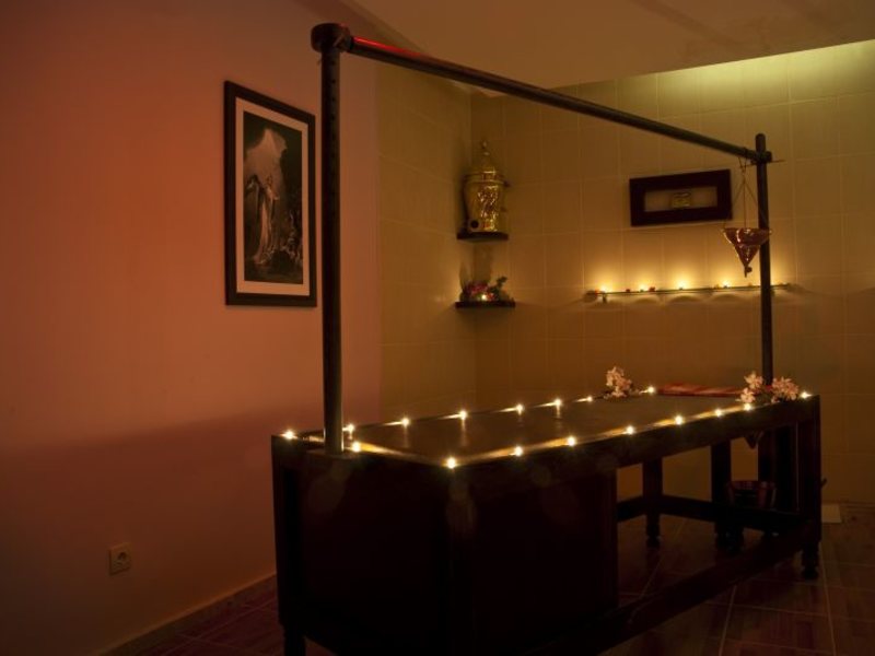 White Lilyum Hotel  43834