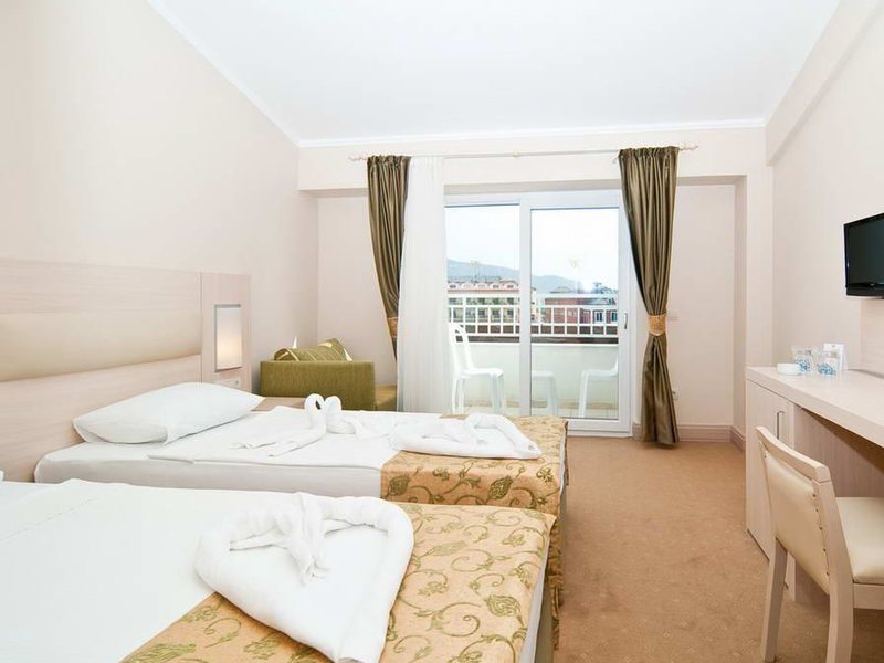 White Lilyum Hotel  43840