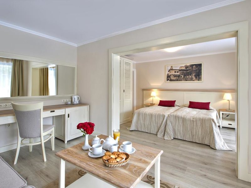 White Rock Castle  174192