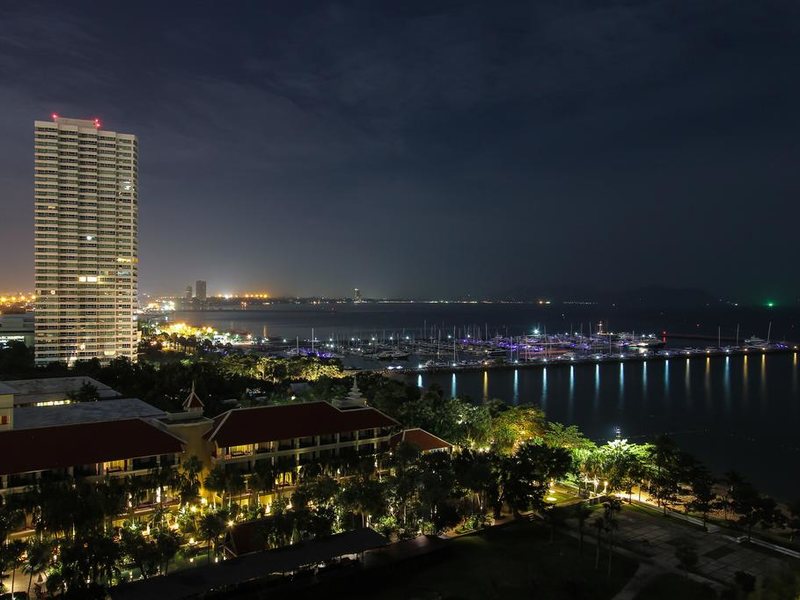 White Sand Beach Residences Pattaya 269032