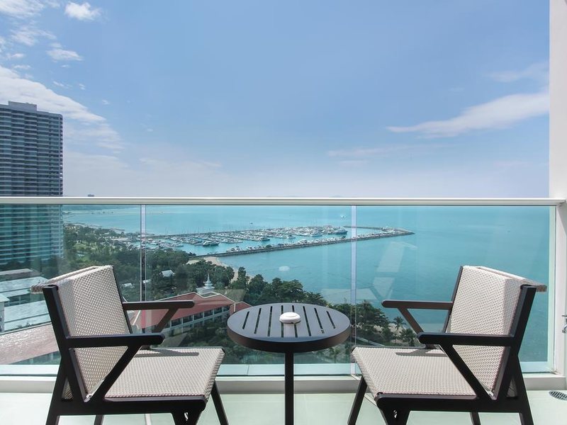White Sand Beach Residences Pattaya 269033