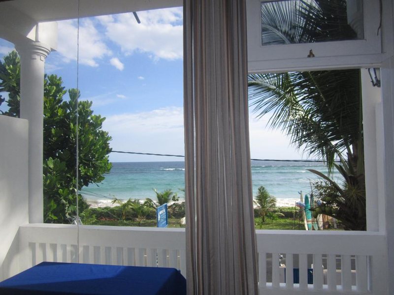 White Surfing Beach Resort 194906