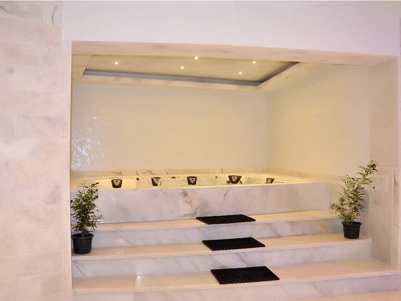 White Valley Palace (ex 124145