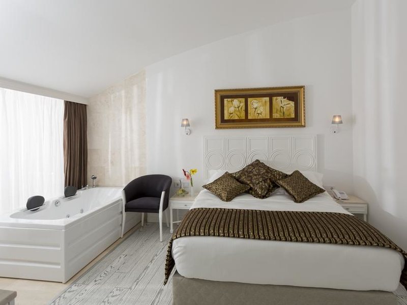 Wise Boutique Hotel & Spa  303303