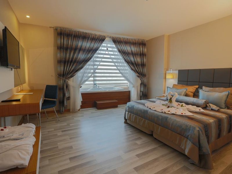 Xoria Deluxe Hotel 278012