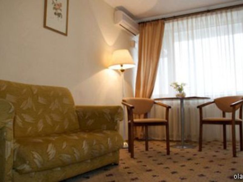 Yunost Hotel 13922