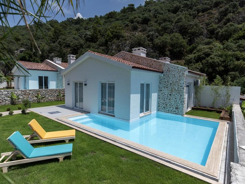 Z Exclusive Hotel and Villas  303449