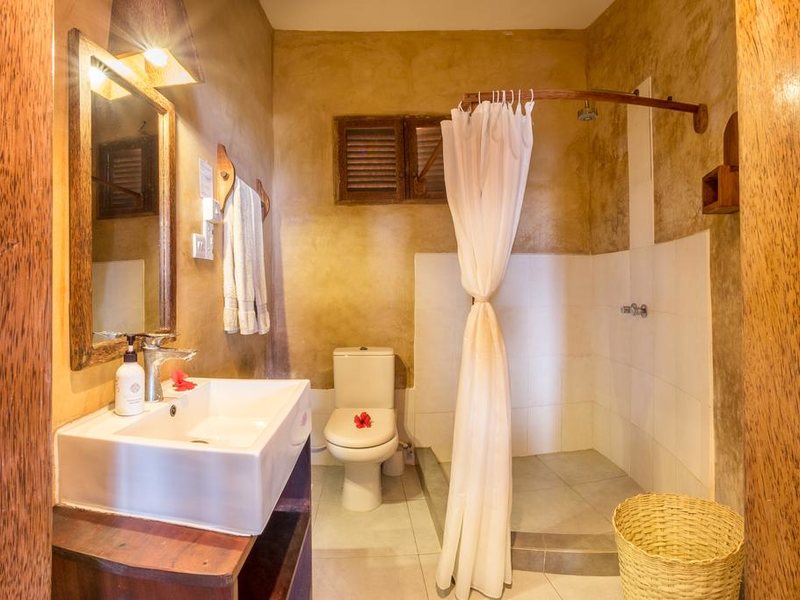 Zan View Hotel 230106