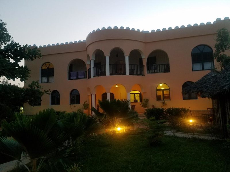 Zan View Hotel 230118