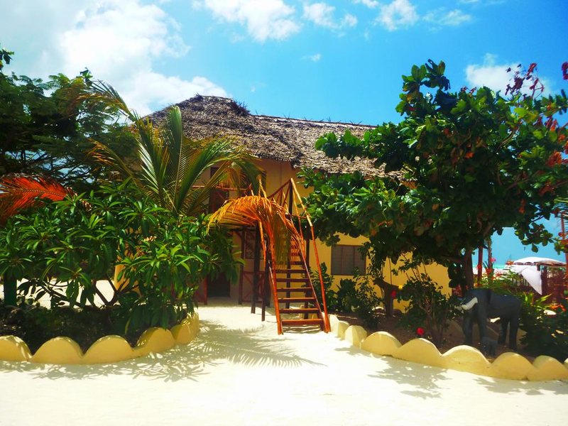 Zanzest Beach Bungalows 203237