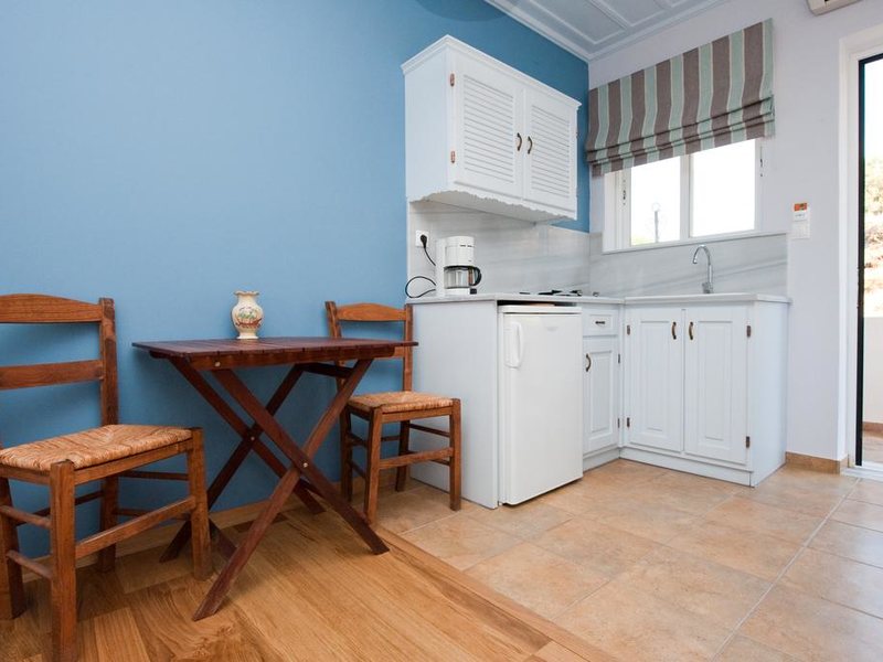 Zorbas Apartments 306804